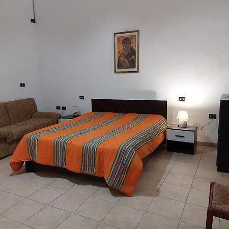 Apartment Casa Vacanze Con Giardino Ad 1 Km Da Castro Vignacastrisi